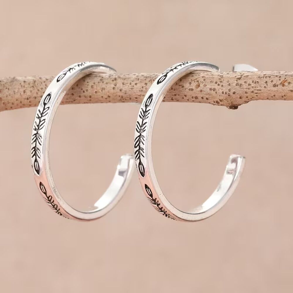 Silver Floral Etched Skinny Hoop Earrings 1" Thin Round Carved Fashion Retro New